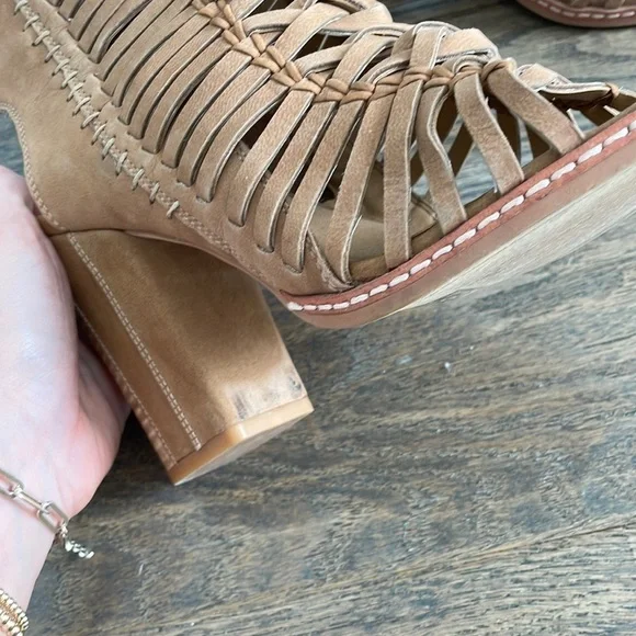 Dolce Vita Amina block heel peep toe sandal camel/tan - Picture 11 of 12